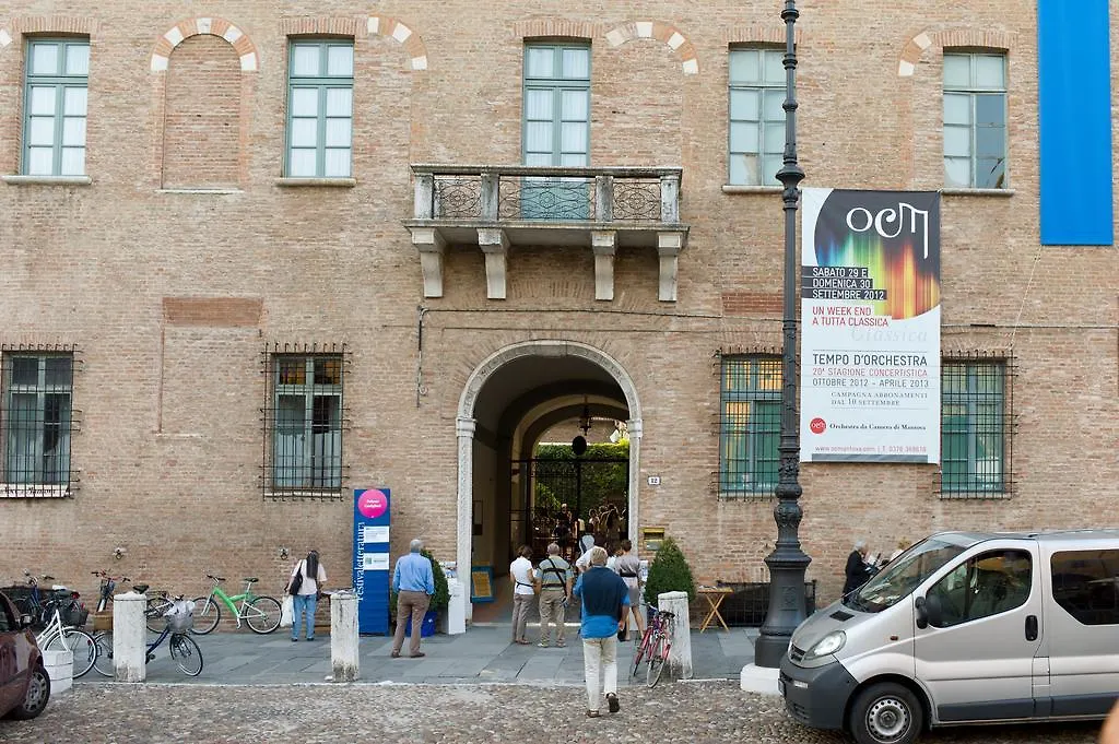 Palazzo Castiglioni Luxury Suite And Rooms Мантуя Гостевой дом