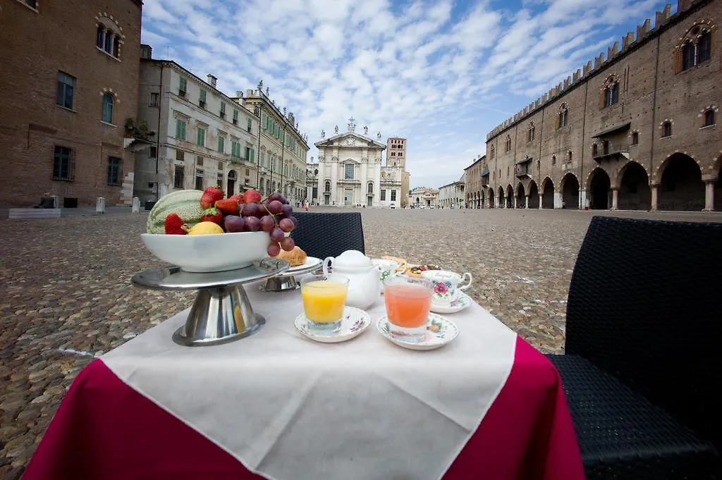 Palazzo Castiglioni Luxury Suite And Rooms Мантуя 0*,