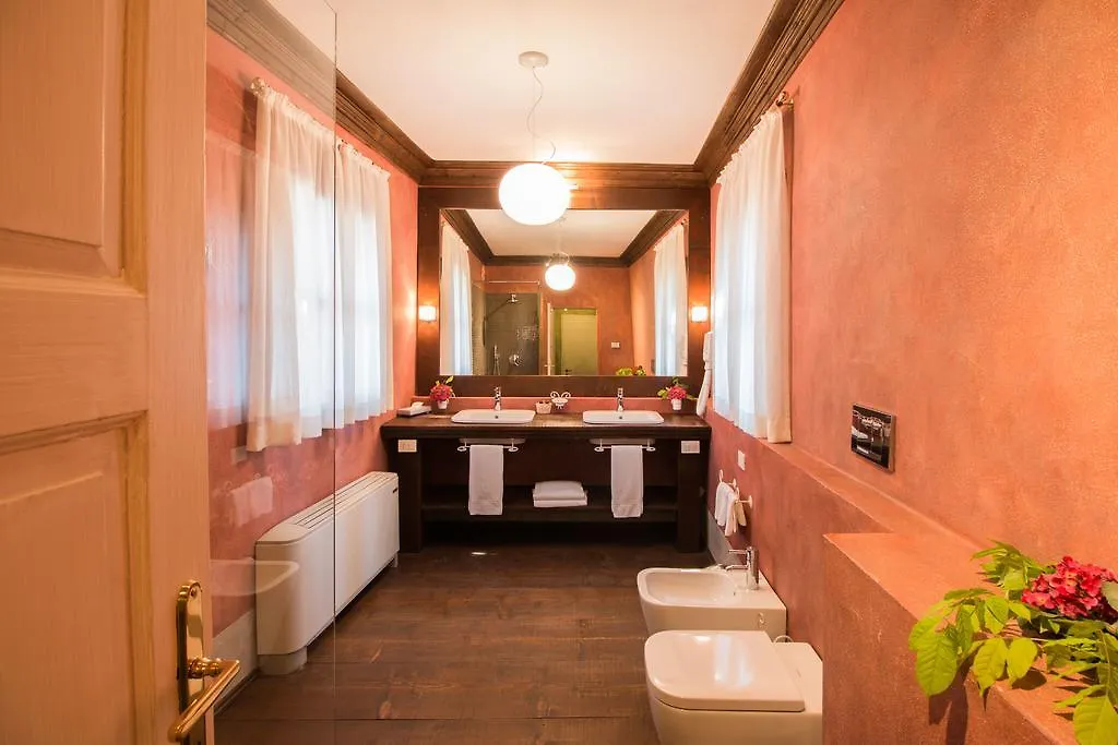 Гостевой дом Palazzo Castiglioni Luxury Suite And Rooms Мантуя Италия