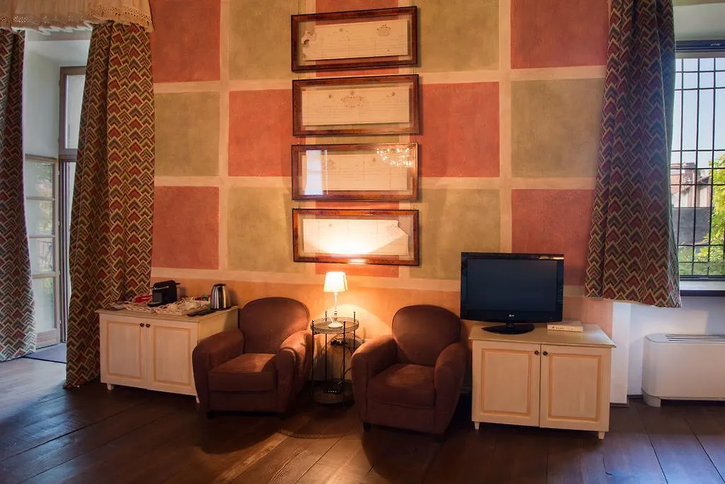 Гостевой дом Palazzo Castiglioni Luxury Suite And Rooms Мантуя